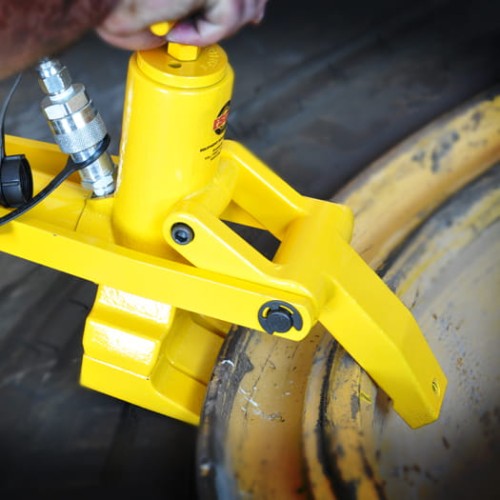 Hydrauliczne odbijanie opon maszyn budowlanych - ESCO Maxi 10102