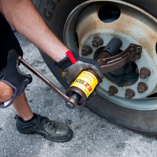 Odkręcanie kół kluczem planetarnym EZ-Buster