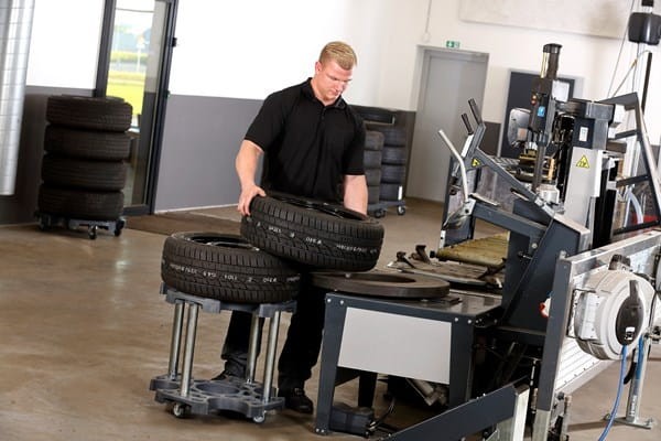 wózek do opon AHCON.jpg