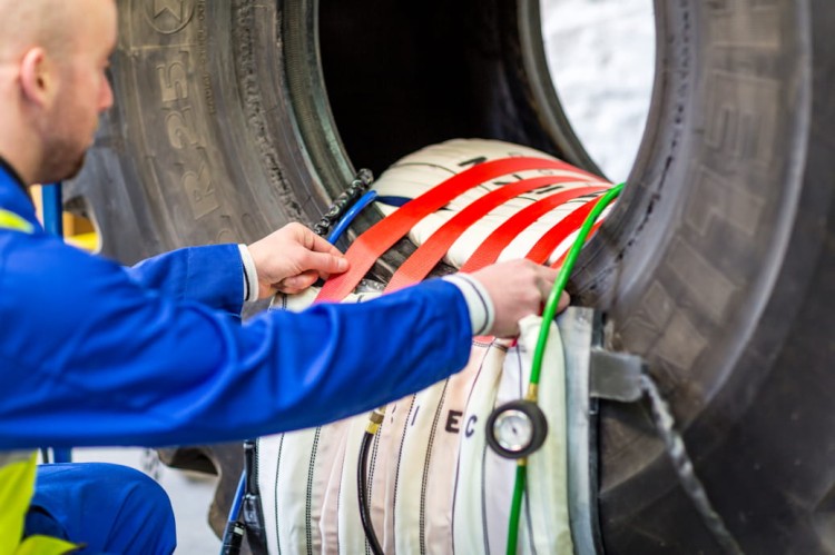 Wulkanizator do napraw Monaflex OTR.jpg