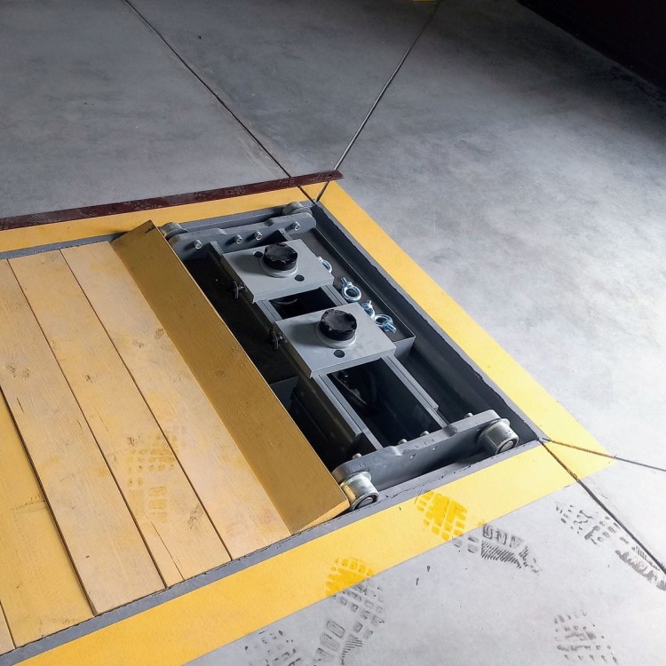 Podnosnik-kanalowy-do warsztatu-SNIT-SG20-2.jpg