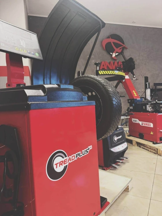 Wyważarka do kół TreadPlus B40 z pomiarem 2D w profesjonalnym serwisie opon – oferta Anwa-Tech
